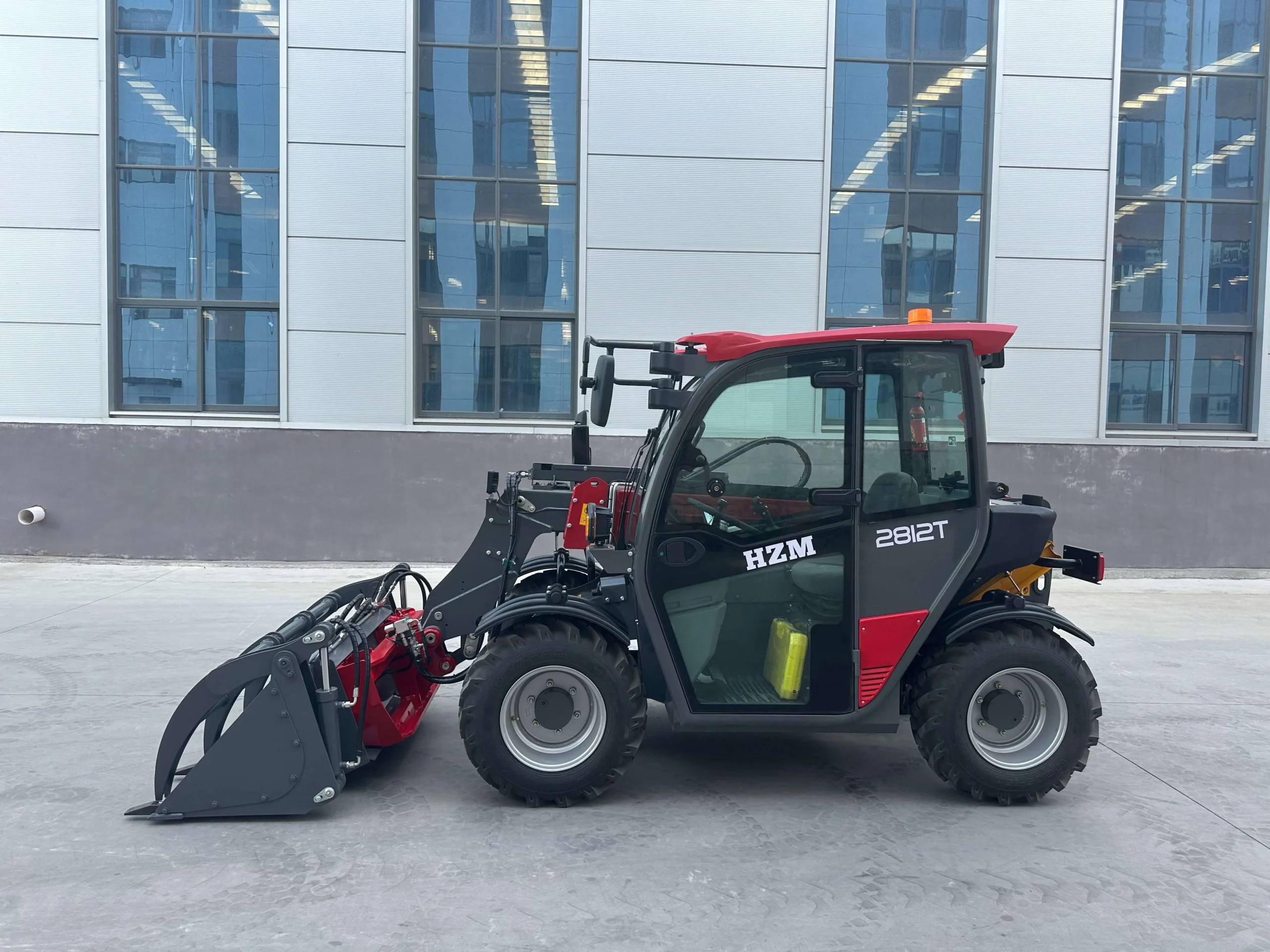 HZM 2812T Teleszkópos Mini Rakodó Yanmar motorral