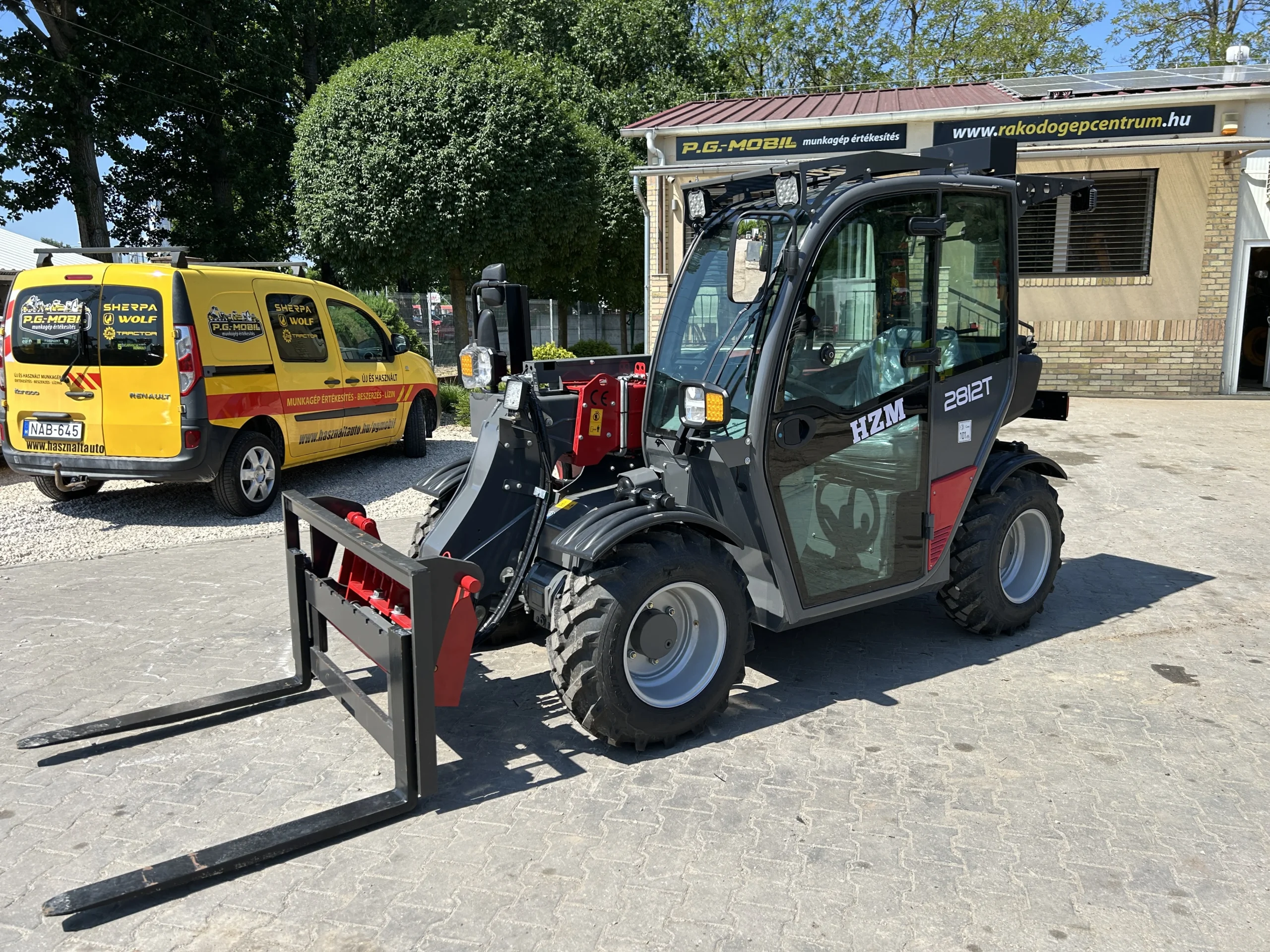 HZM 2812T Teleszkópos Mini Rakodó Yanmar motorral