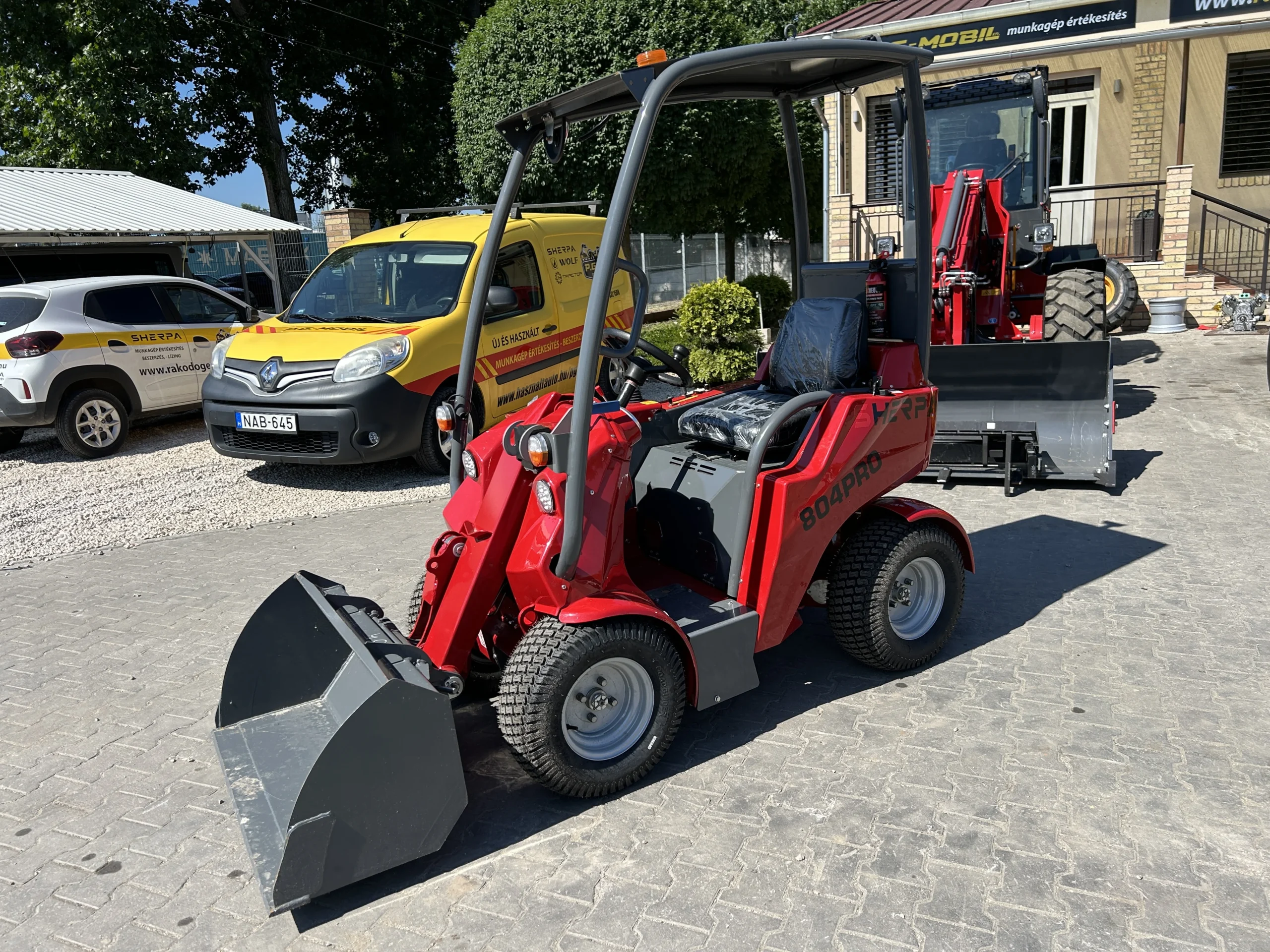 SHERPA 804 PRO Derékcsuklós Mini Rakodó